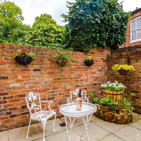 Albion Cottage Chester Extérieur photo