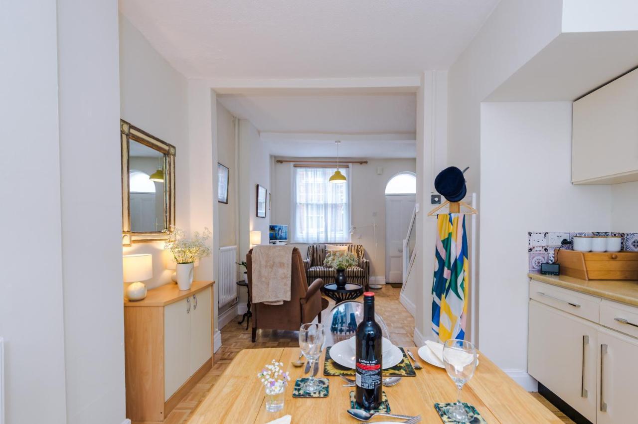 Holiday home Albion Chester